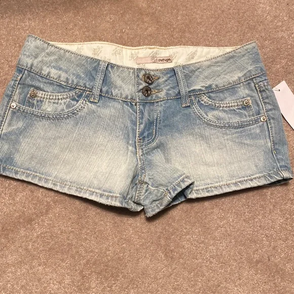 Denim shorts - Picture 1 of 3